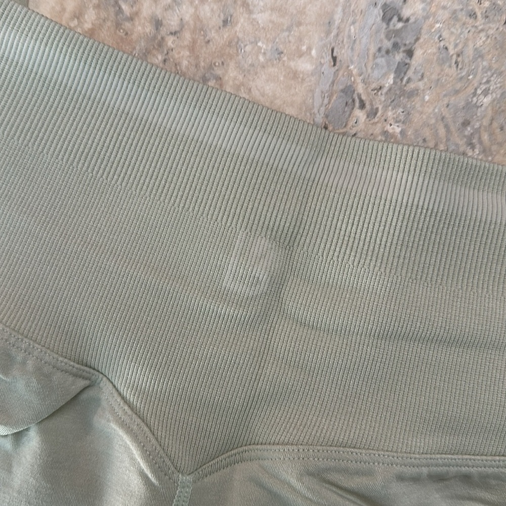 BuffBunny BBL Seamless Legging - Pistachio - Picture 3 of 4